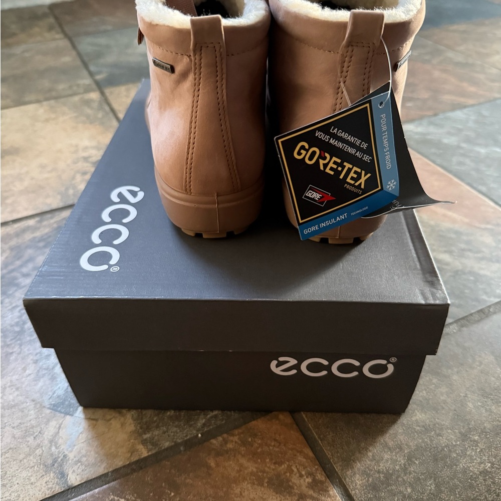 Women’s Ecco Soft 7 Tred Boot Sz 39 View 4
